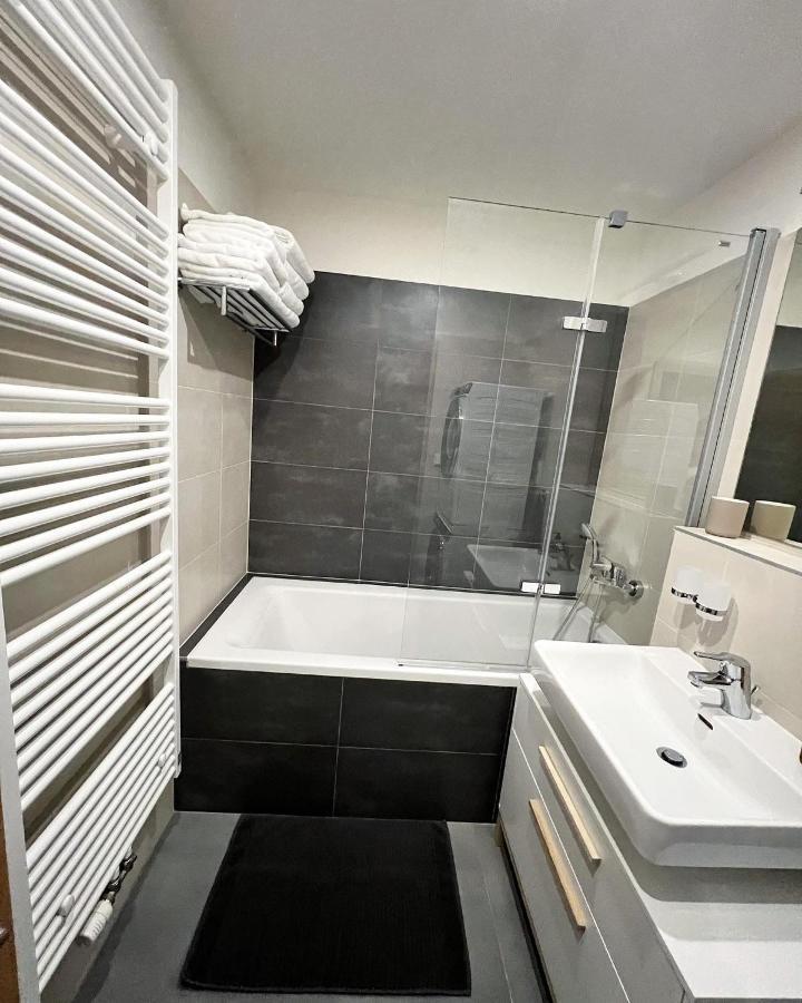 U Jelena Harrachov - Rodinny Apartman U Lesa S Garazi Bagian luar foto
