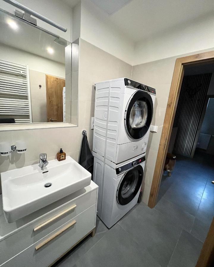 U Jelena Harrachov - Rodinny Apartman U Lesa S Garazi Bagian luar foto